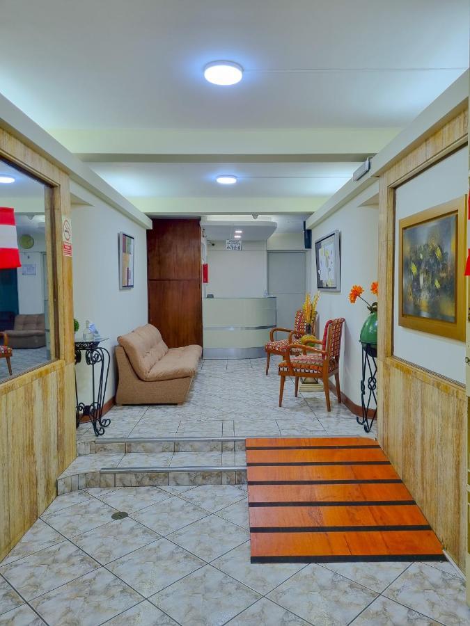 Hostal Solari Trujillo Exterior photo