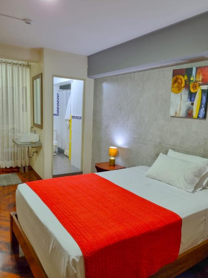 Hostal Solari Trujillo Exterior photo