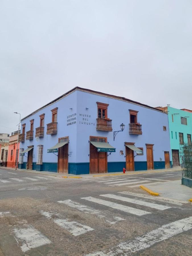 Hostal Solari Trujillo Exterior photo